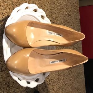 Manolo Blahnik Nude Leather Heels